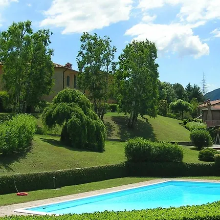 Luxurious In With Swimming Pool Vakantiehuis