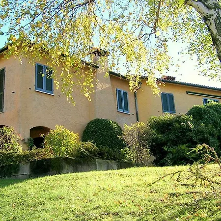 Luxurious In With Swimming Pool Vakantiehuis *