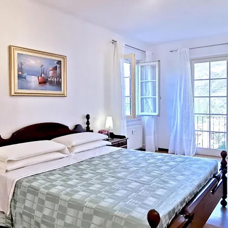 Luxurious In With Swimming Pool Vakantiehuis